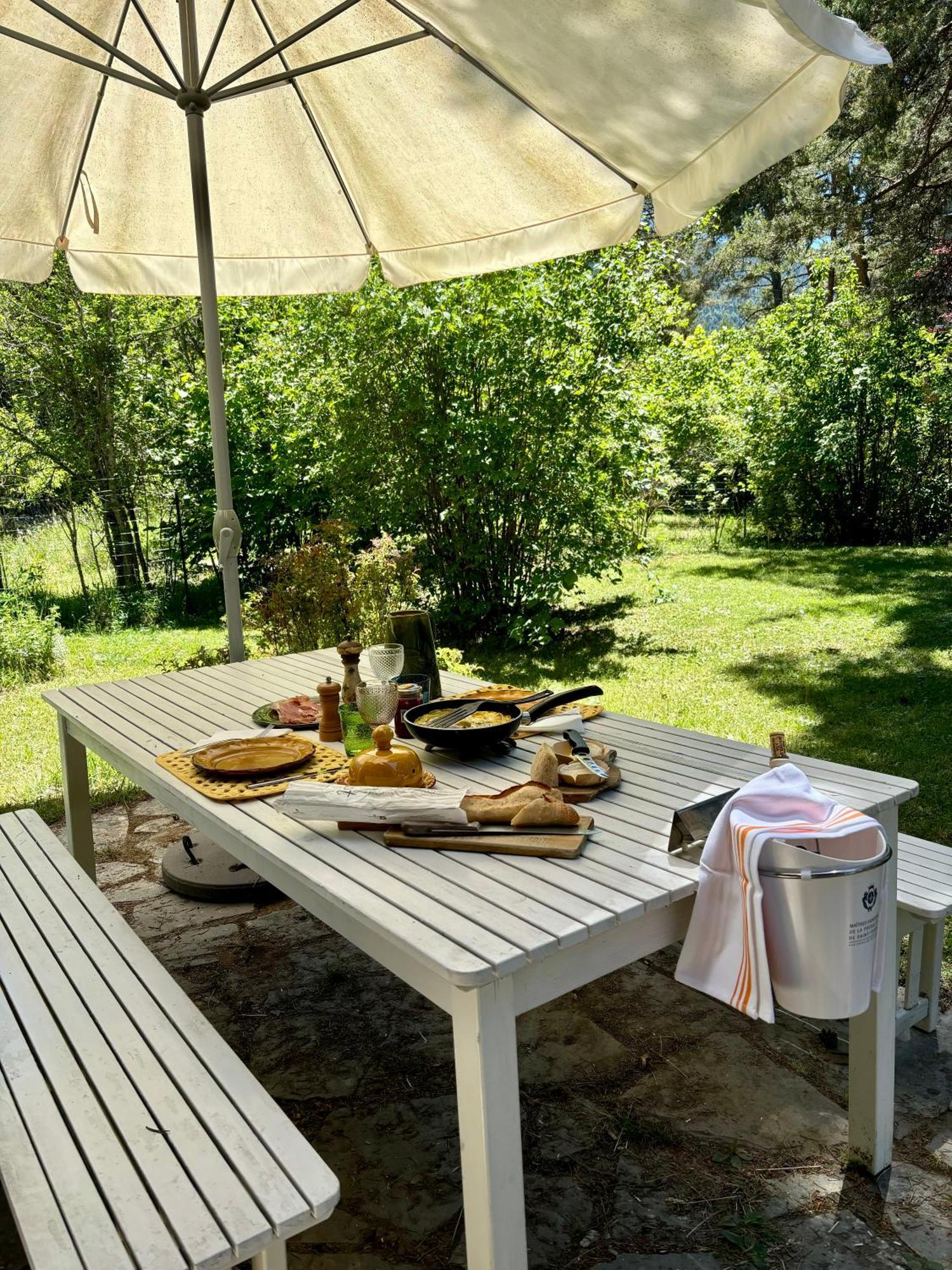 Large Riverside Chalet Near Gorges Du Verdon La Bastide  エクステリア 写真